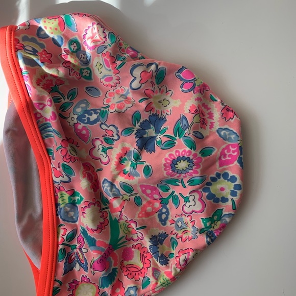 Boden long sleeve rash guard and swim suit bottoms - Picture 2 of 4